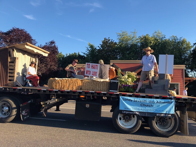 Sandy Church Joins the Sandy Mountain Parade, Festival Northwest