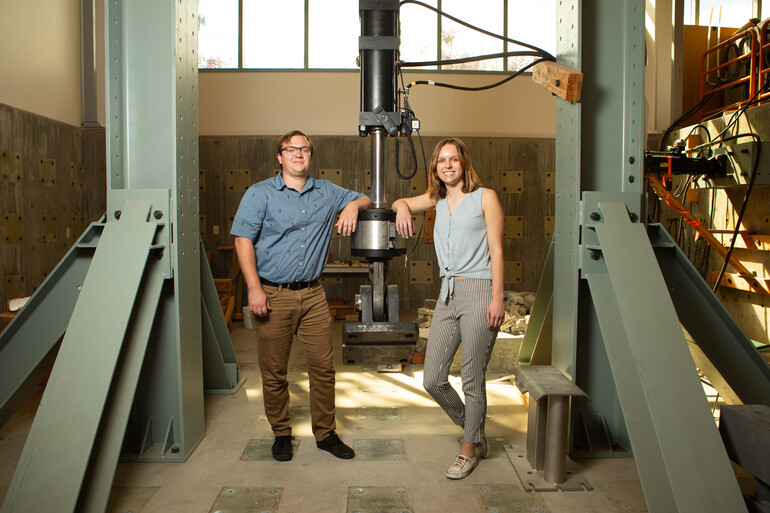 Reuben Herbel and Jenna Fanselau in WWU engineering lab