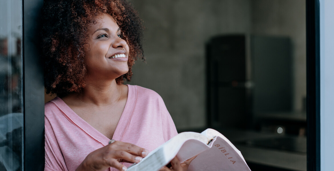 woman reading the bible